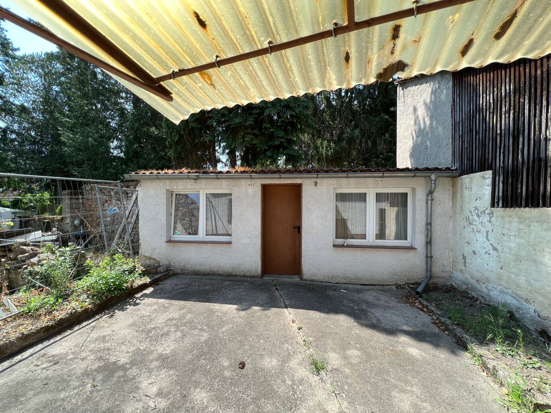 Sanierungsbedürftige 5 Zimmer Haushälfte, Weinheim-Stadt in Weinheim