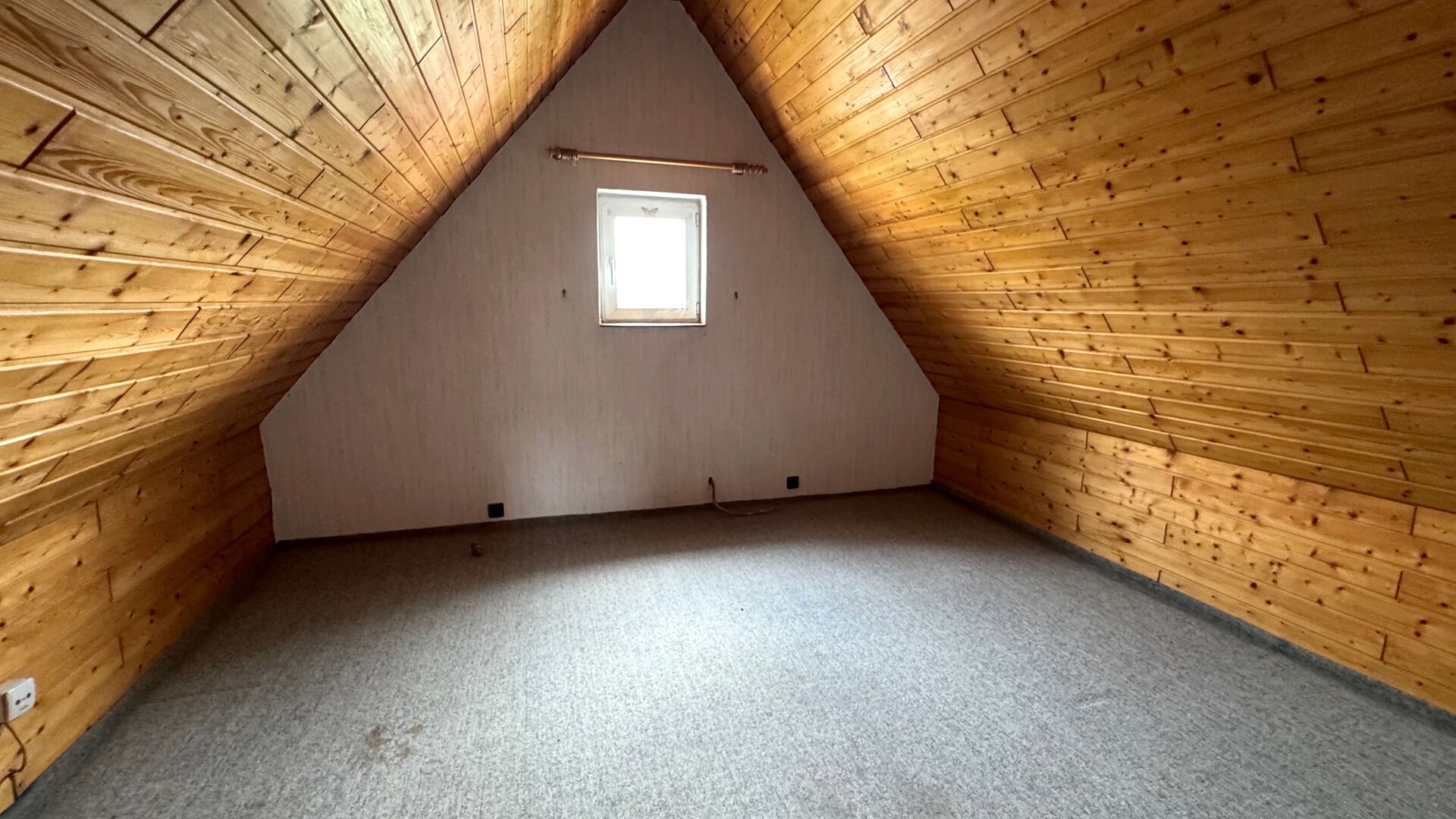 Großzügiges Einfamilienhaus mit zwei Wohneinheiten und terrassiertem Garten in Mitten von Birkenau in Birkenau