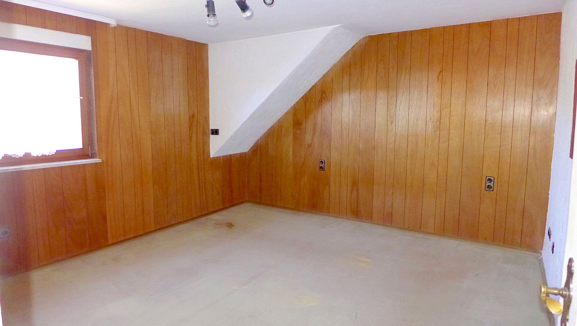 Altbau Dachgeschoß-Eigentumswohnung, für junge Leute zum Selbstausbau - VERKAUFT - in Weinheim