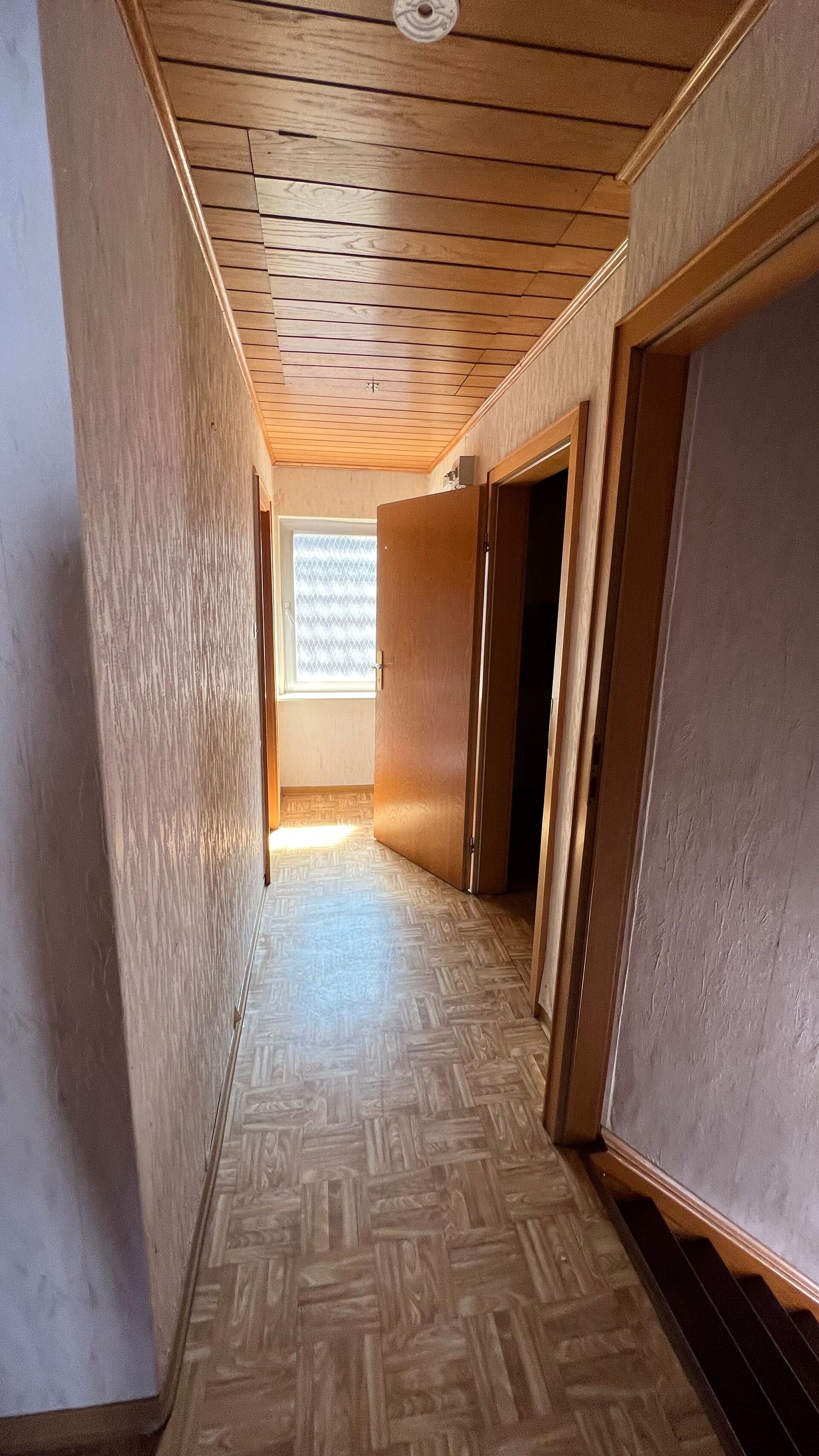Sanierungsbedürftige 5 Zimmer Haushälfte, Weinheim-Stadt in Weinheim