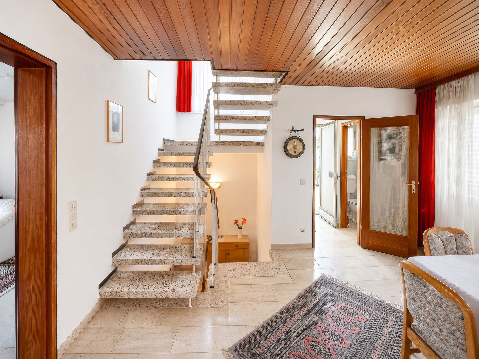 Klassisches Einfamilienhaus in bevorzugter Wohnlage mit herrlicher Aussicht und viel Potenzial in Weinheim