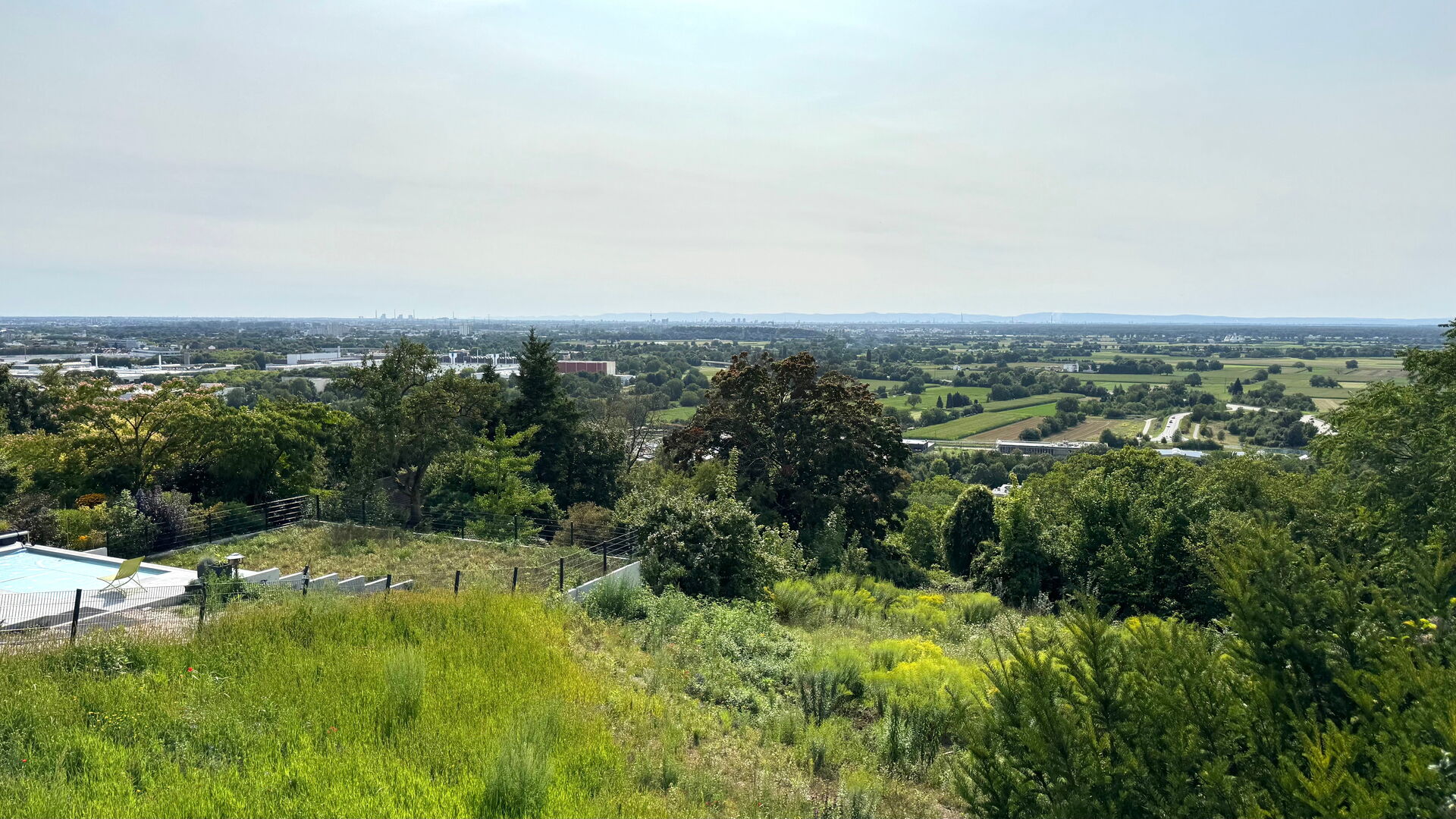 Baulücke Weinheim Nordstadt oberhalb des Römerlochs in Weinheim