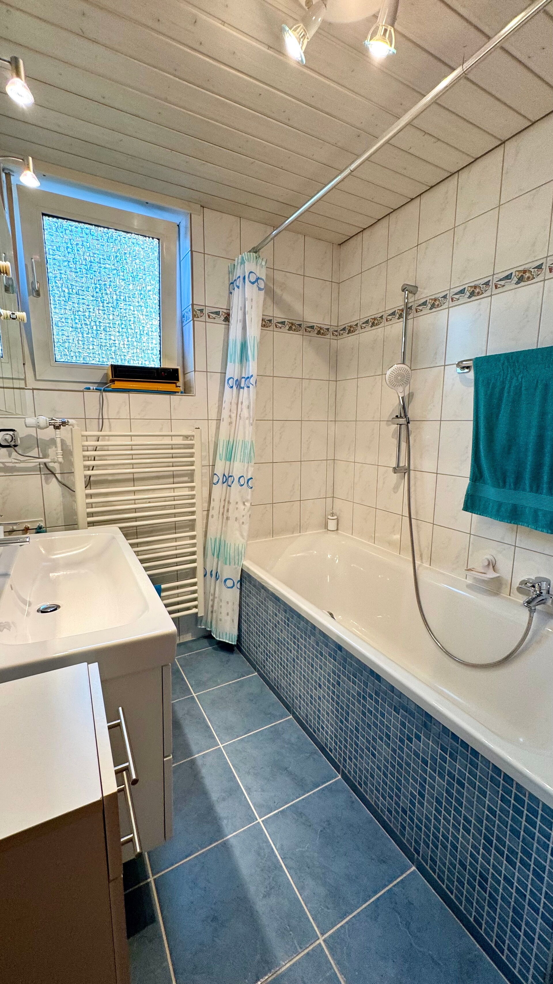 Zentrumnahes u. gepflegtes 2 Familienhaus, Weinheim-Nordstadt in Weinheim