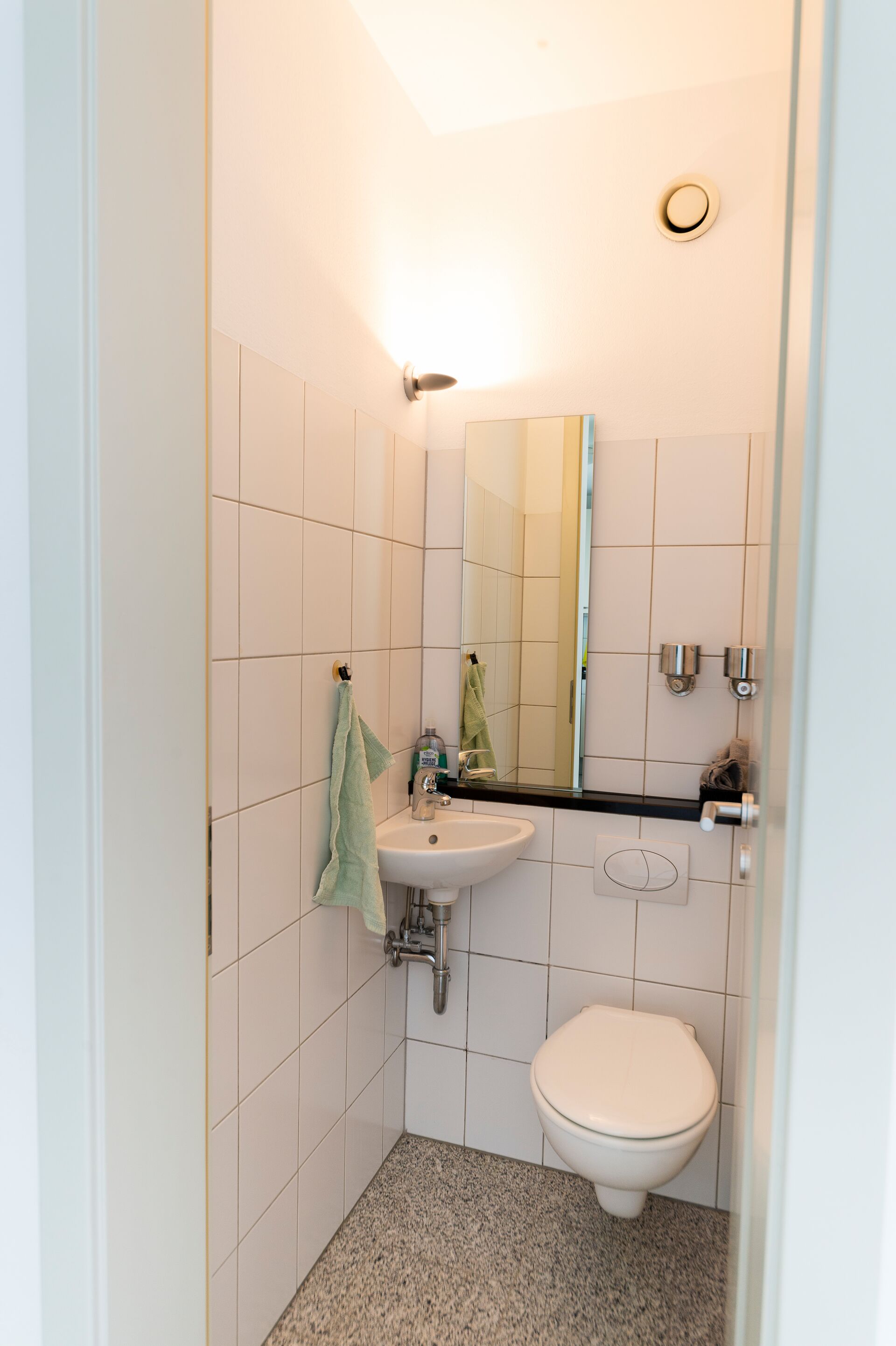 Helle, großzügige und modern gestaltete 3 ZKB - Dachterrassen - Wohnung, Weinheim - Stadt in Weinheim