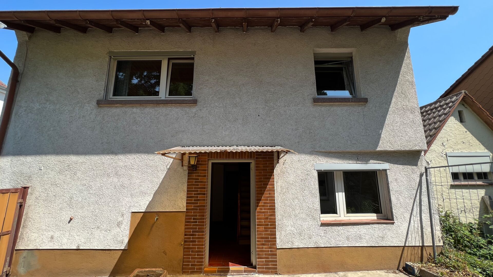 Sanierungsbedürftige 5 Zimmer Haushälfte, Weinheim-Stadt in Weinheim