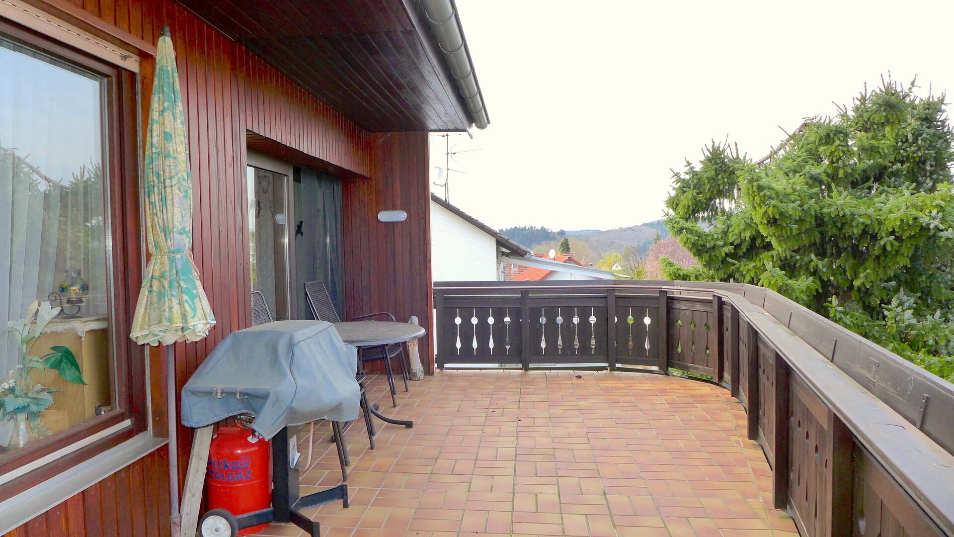 1 Familienhaus mit Einliegerwohnung in Aussichtslage Weinheim - Ortsteil in Weinheim