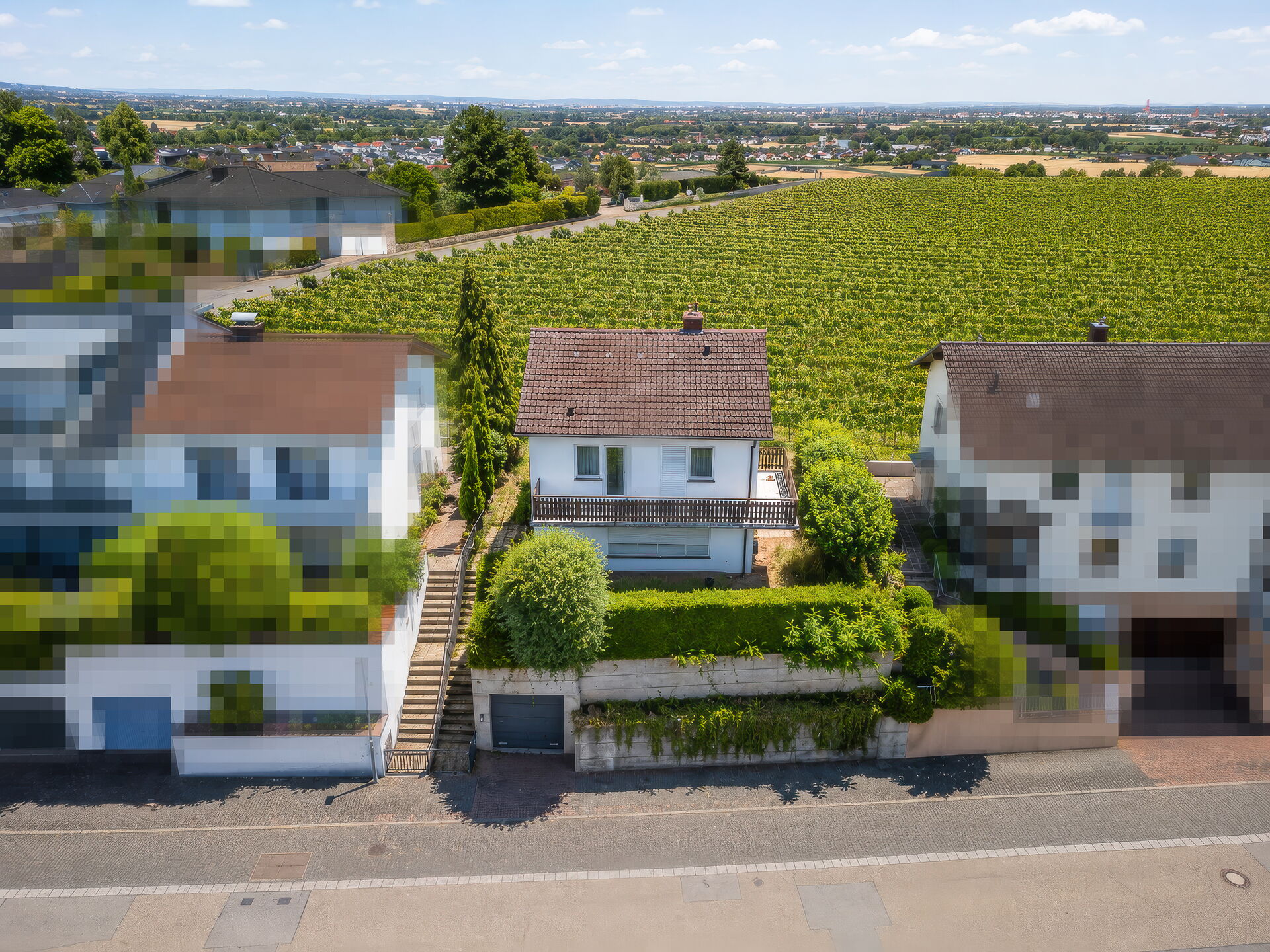 Klassisches Einfamilienhaus in bevorzugter Wohnlage mit herrlicher Aussicht und viel Potenzial in Weinheim