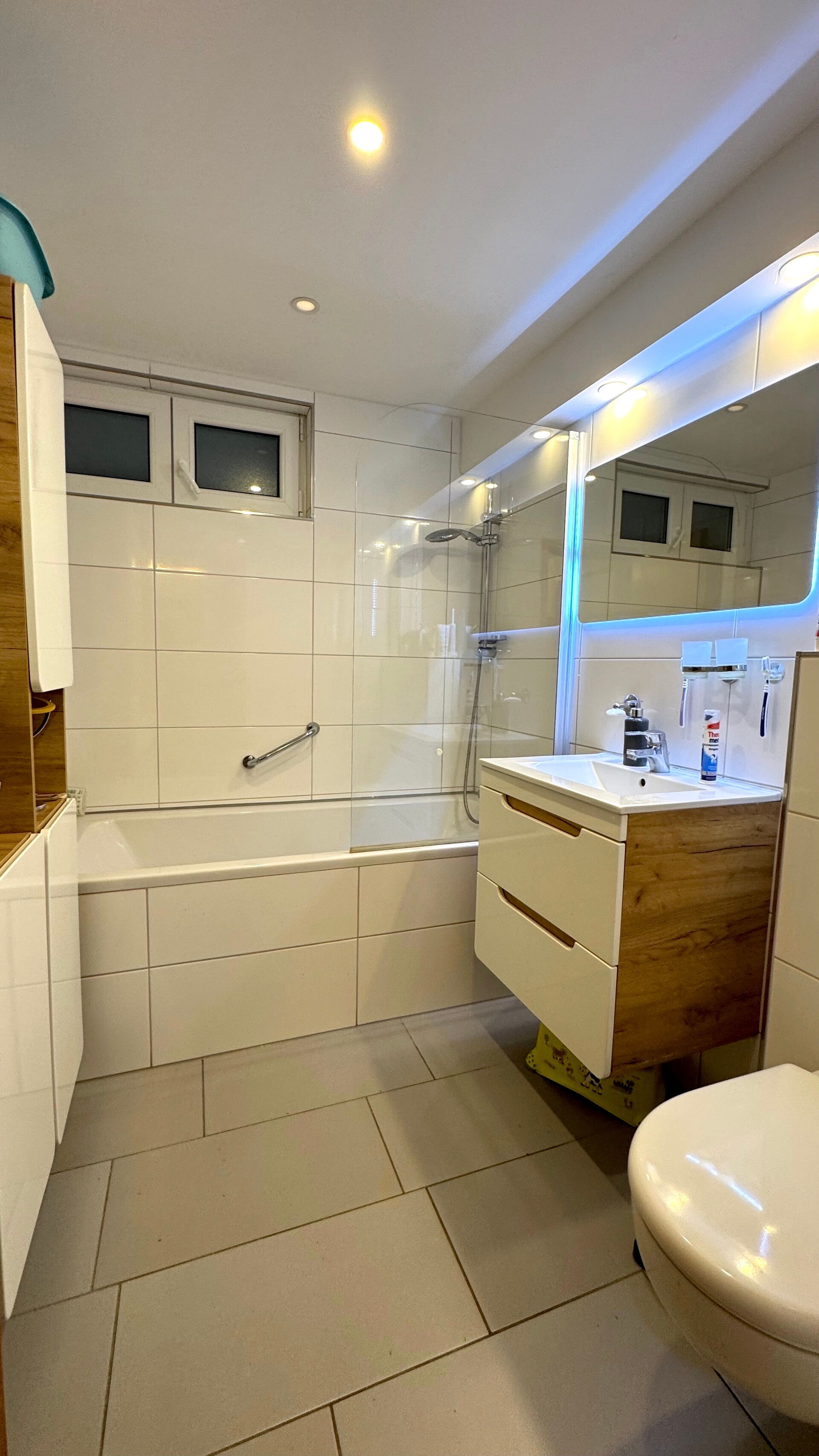 1 Familienhaus mit Einliegerwohnung in Aussichtslage Weinheim - Ortsteil in Weinheim