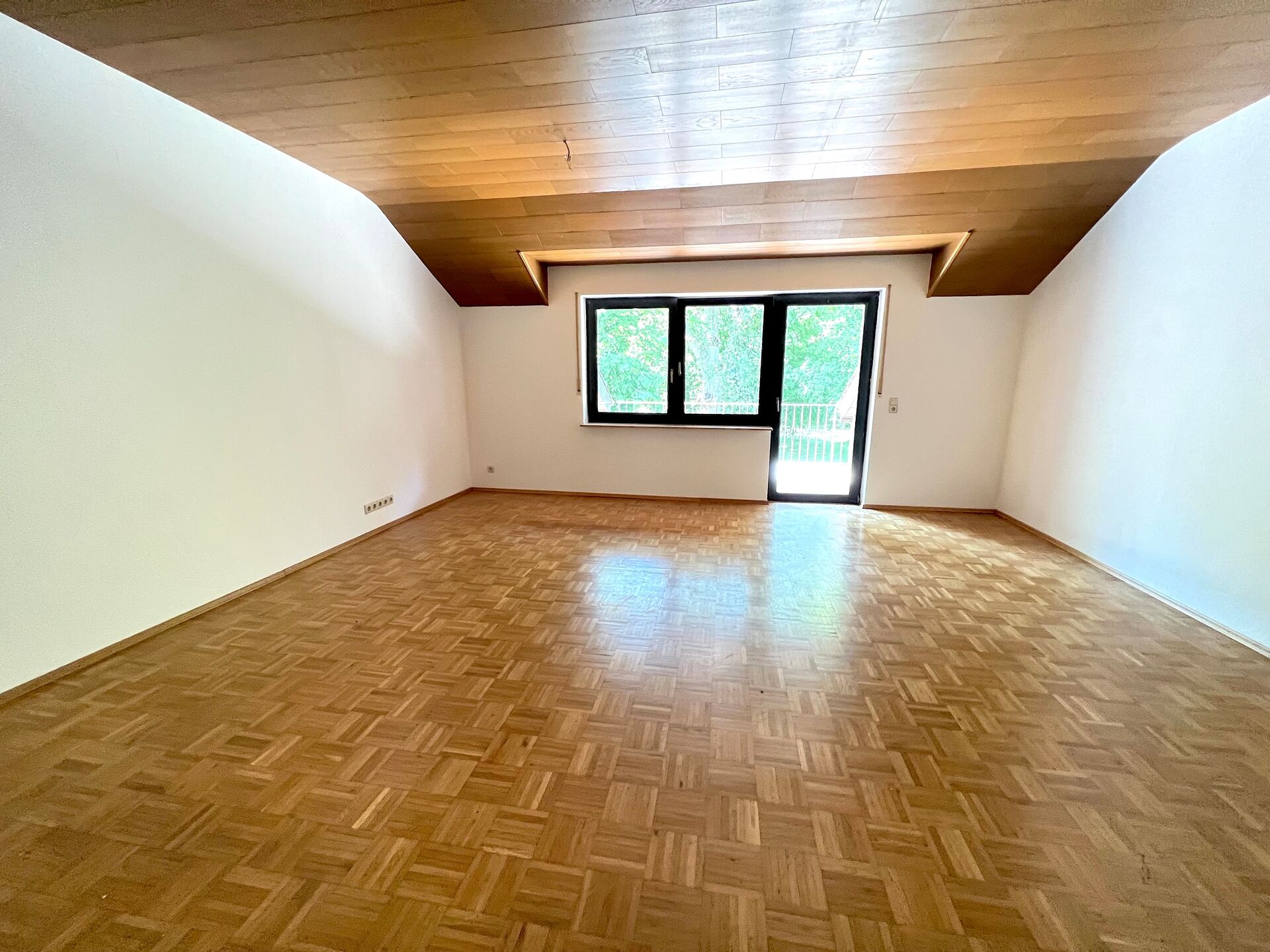 3 ZKB - Dachgeschoss - Wohnung in Birkenau Mitte zum Wohlfühlen -VERMIETET- in Birkenau