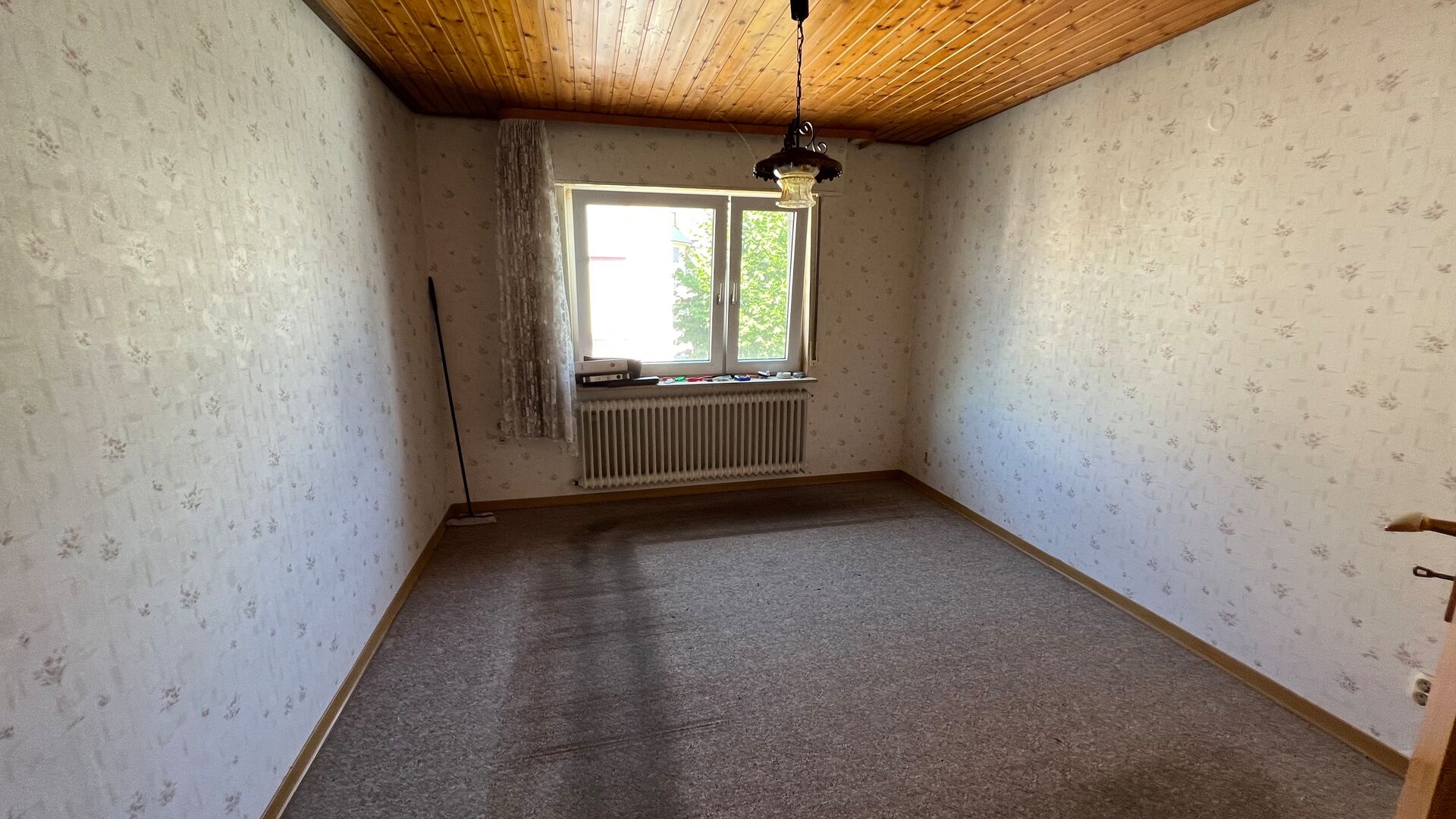 Sanierungsbedürftige 5 Zimmer Haushälfte, Weinheim-Stadt in Weinheim