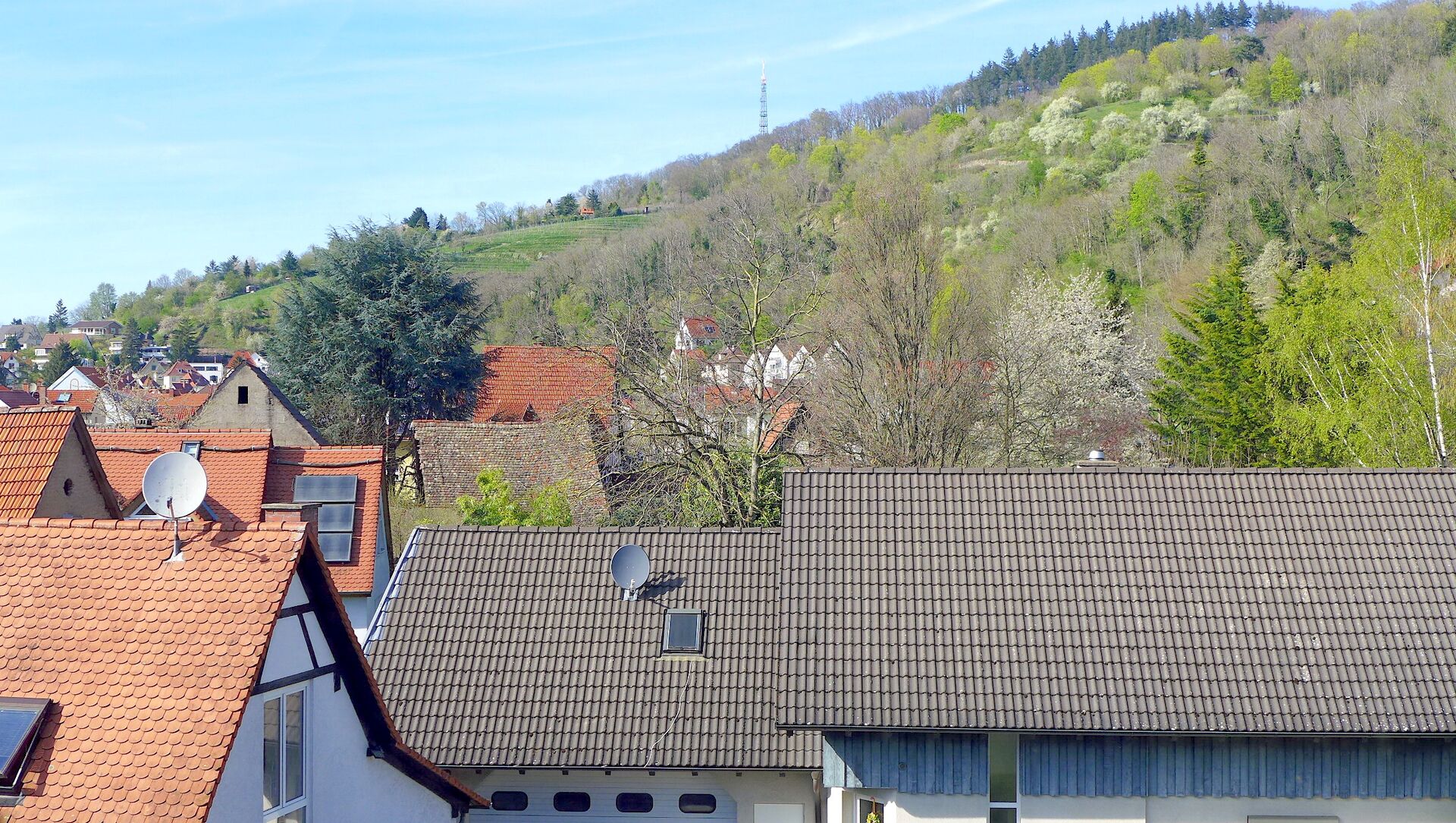 Altbau Dachgeschoß-Eigentumswohnung, für junge Leute zum Selbstausbau - VERKAUFT - in Weinheim