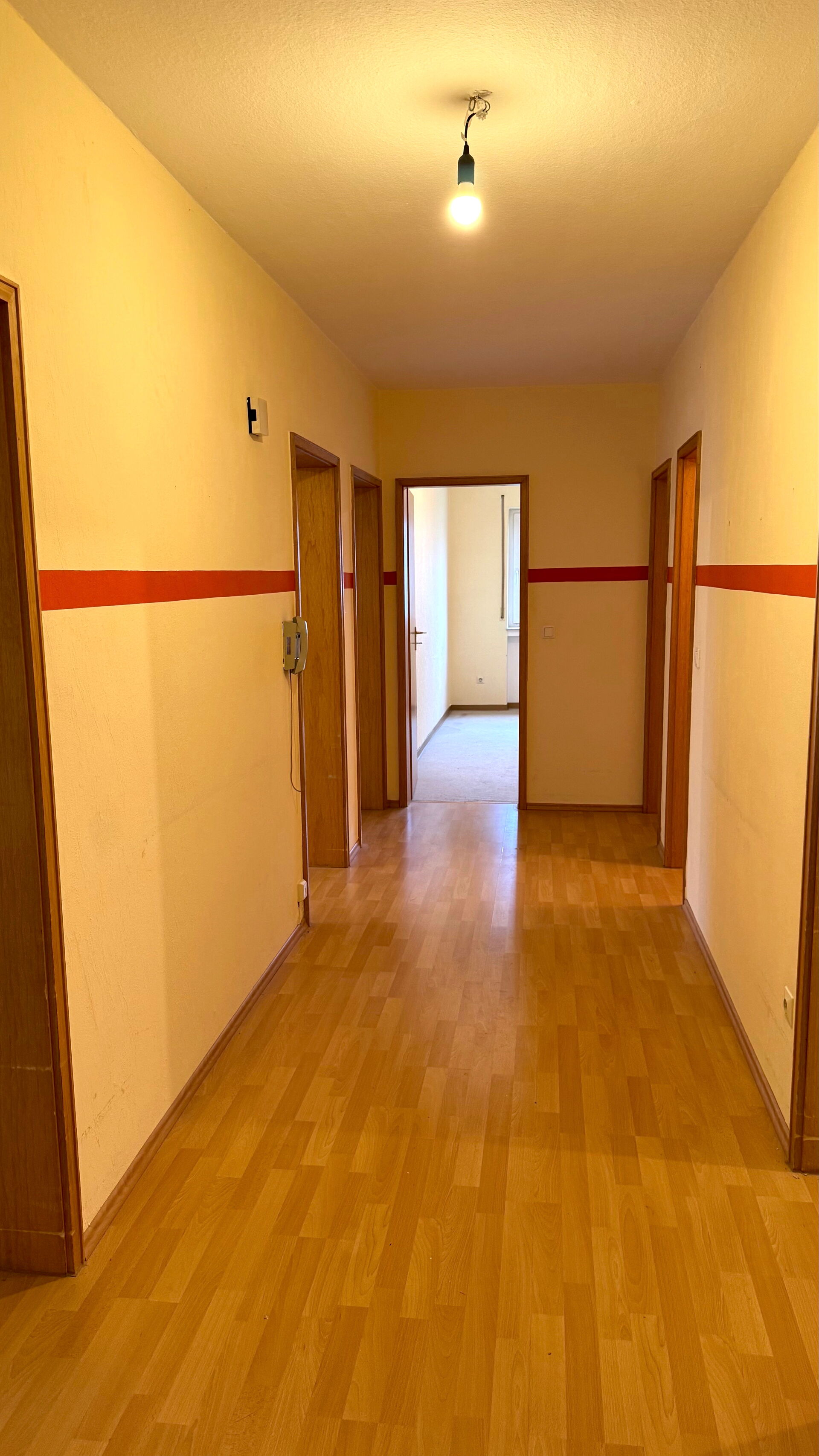 Große u. helle, renovierungsbedürftige 4-ZKB-Eigentumswohnung, Laudenbach -VERKAUFT- in Laudenbach