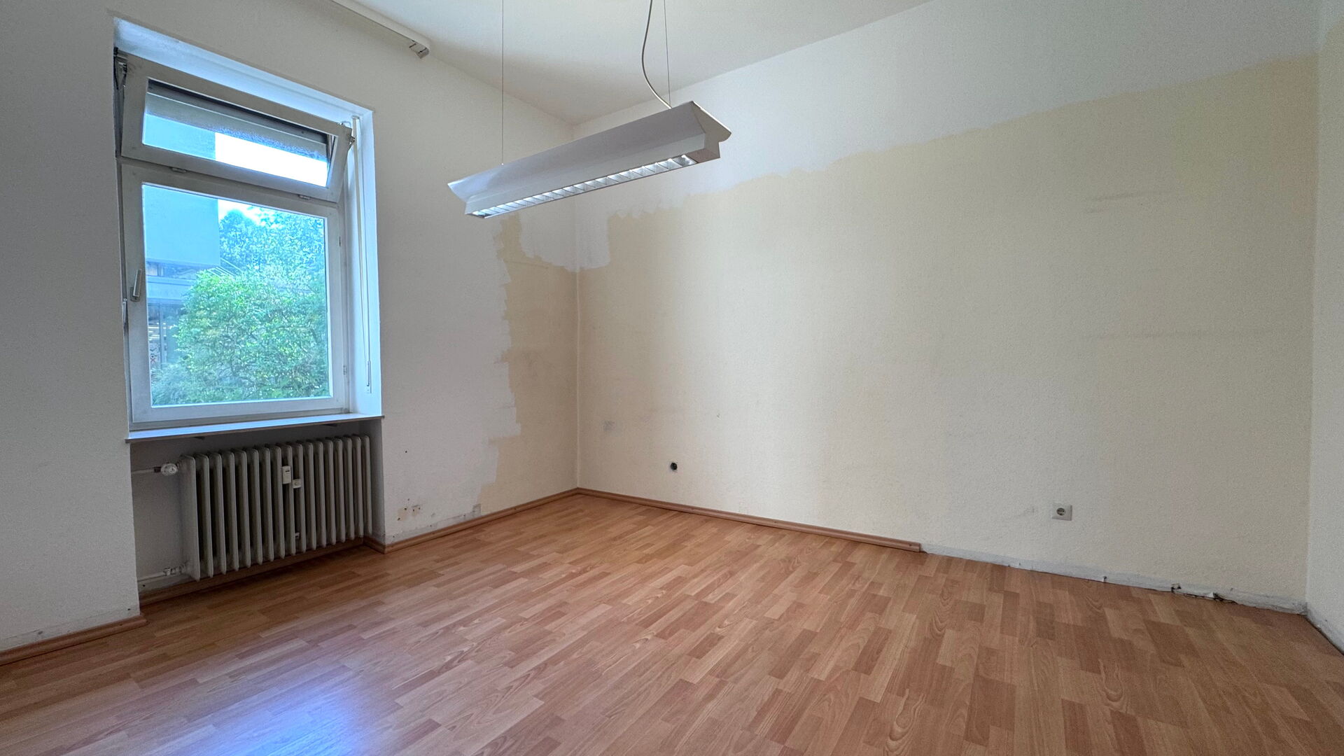 Attraktive und helle Büro-/Praxisfläche, Weinheim-Stadt in Weinheim