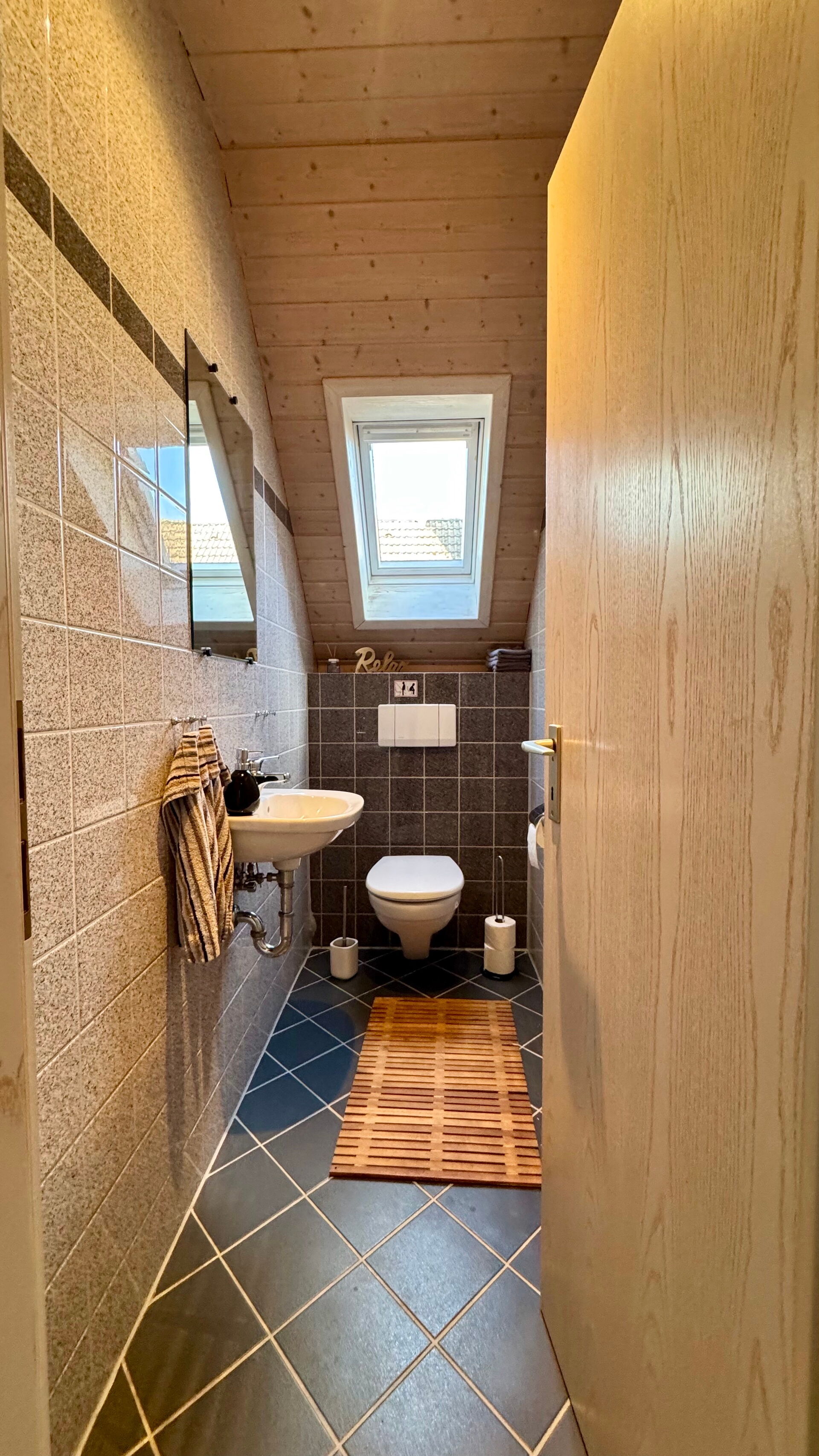 Außergewöhnliche Dachgeschosswohnung mit Galerie, Balkon, Wald-Michelbach OT Siedelsbrunn in Wald-Michelbach