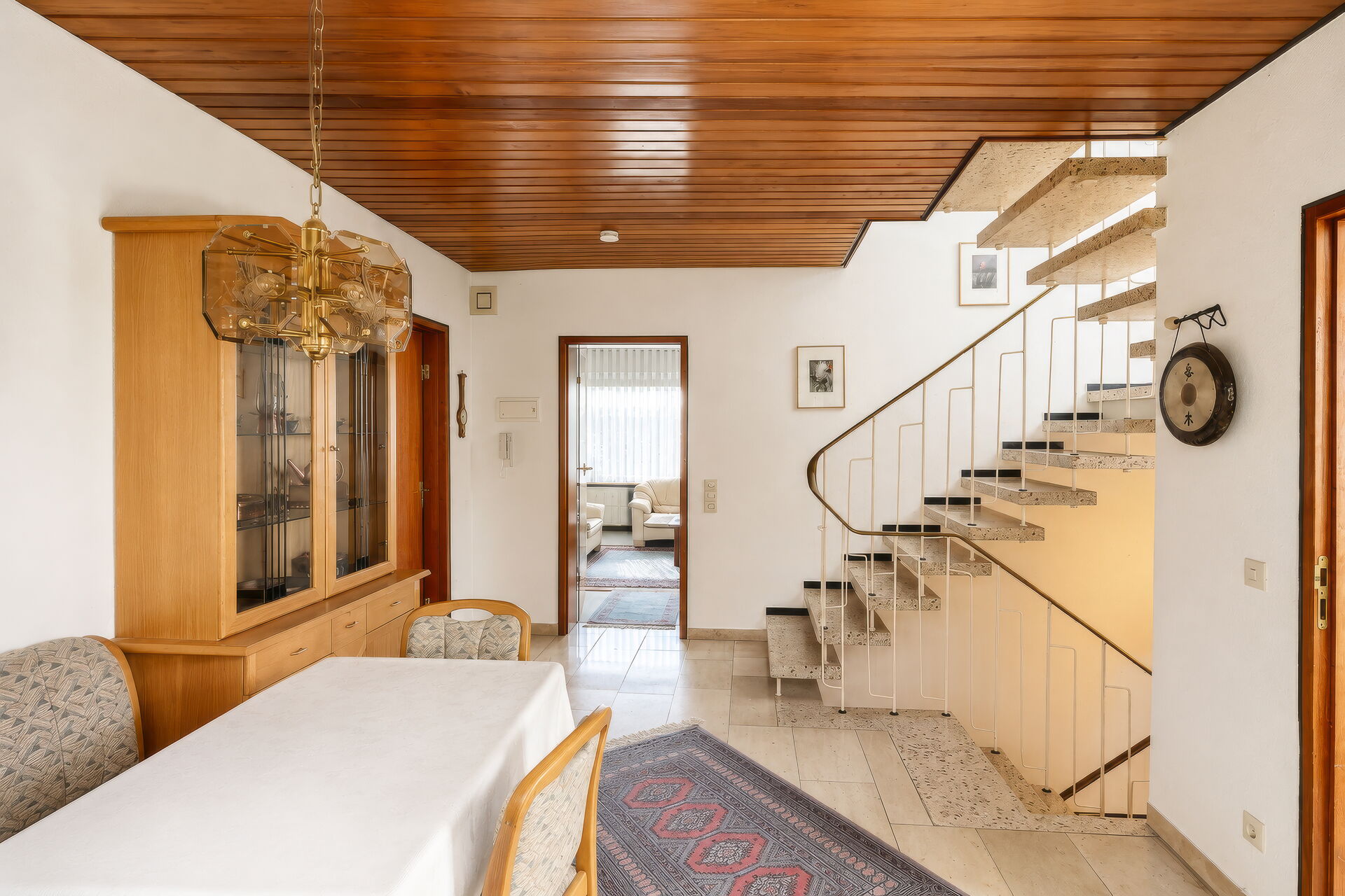 Klassisches Einfamilienhaus in bevorzugter Wohnlage mit herrlicher Aussicht und viel Potenzial in Weinheim