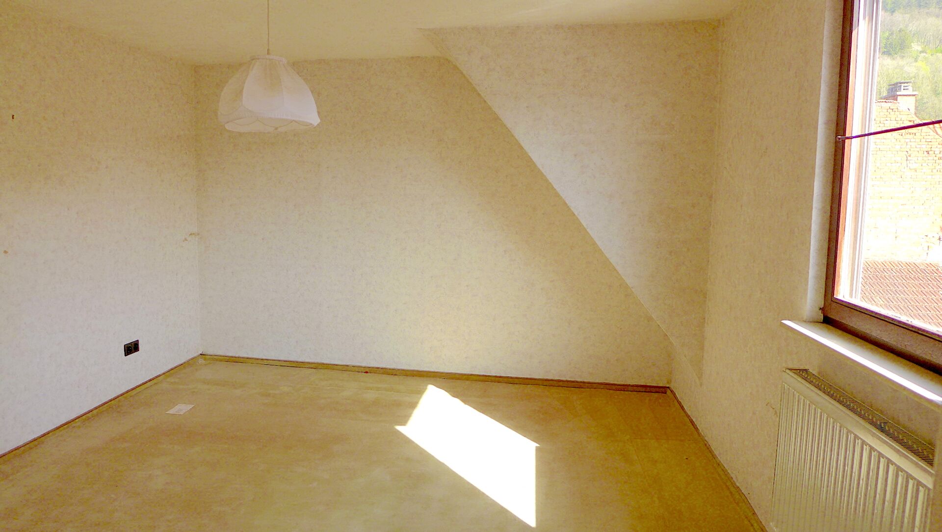 Altbau Dachgeschoß-Eigentumswohnung, für junge Leute zum Selbstausbau - VERKAUFT - in Weinheim